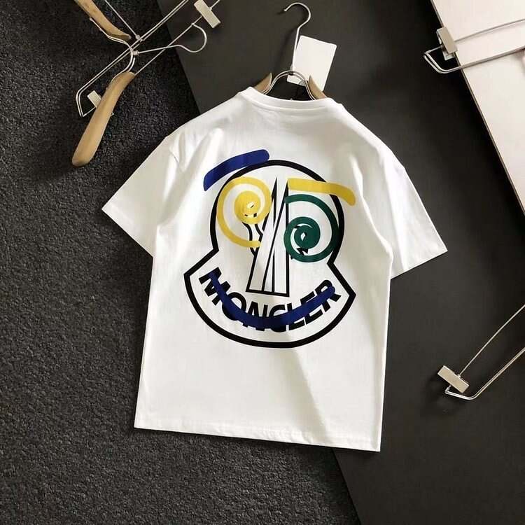 【Moncler 】（モンクレール）【在庫あり】【即日出荷】男女兼用Tシャツ