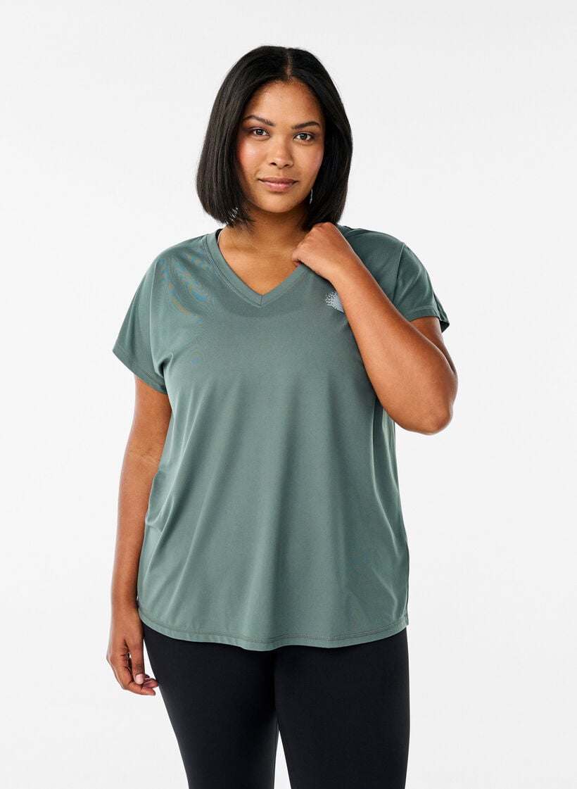 Zizzi Loose training t-shirt with v-neck