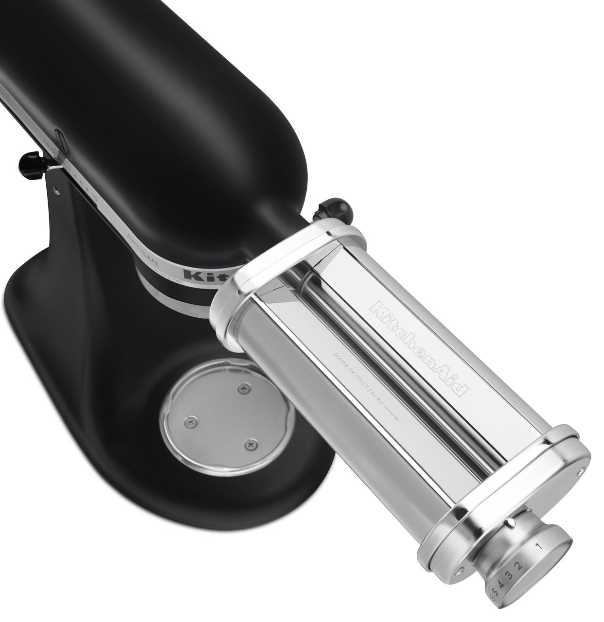 Robot pâtissier KitchenAid Artisan Series 5 pintes à tête inclinable, noir mat (KSM150PSBM)