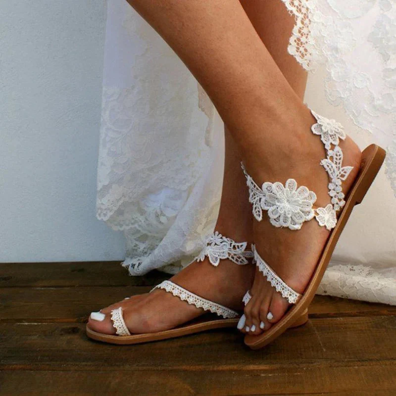 Sandales à brides fleuries