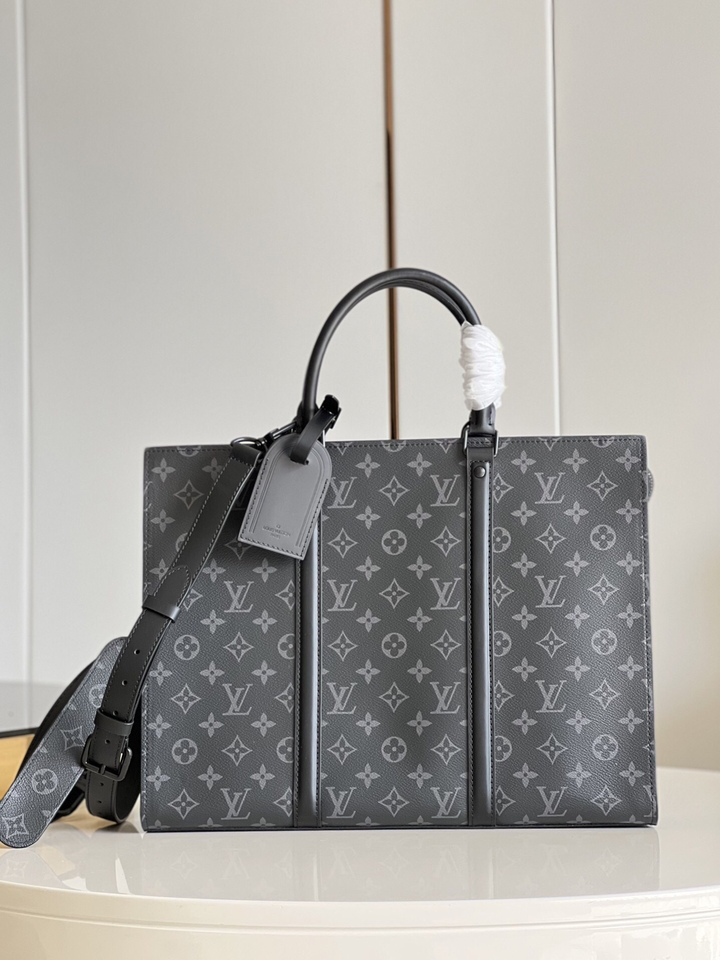 Louis Sac Plat Horizontal Zipp?? size: 39x30x7CM
