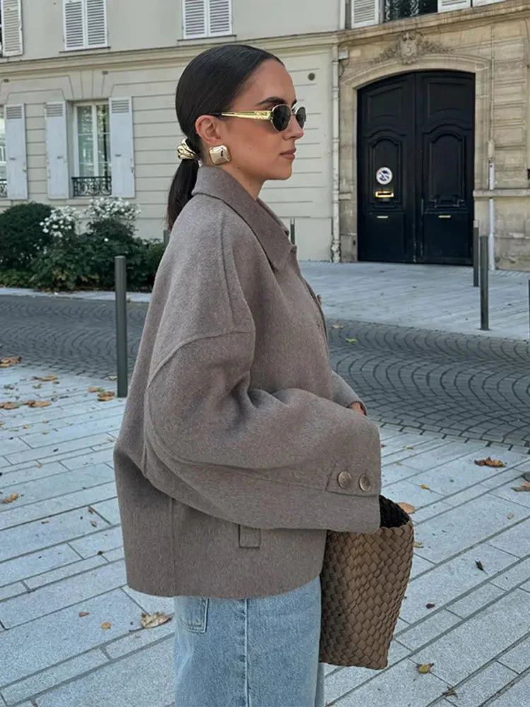 Veste Élégante Matelassée à Revers pour Saisons de Transition