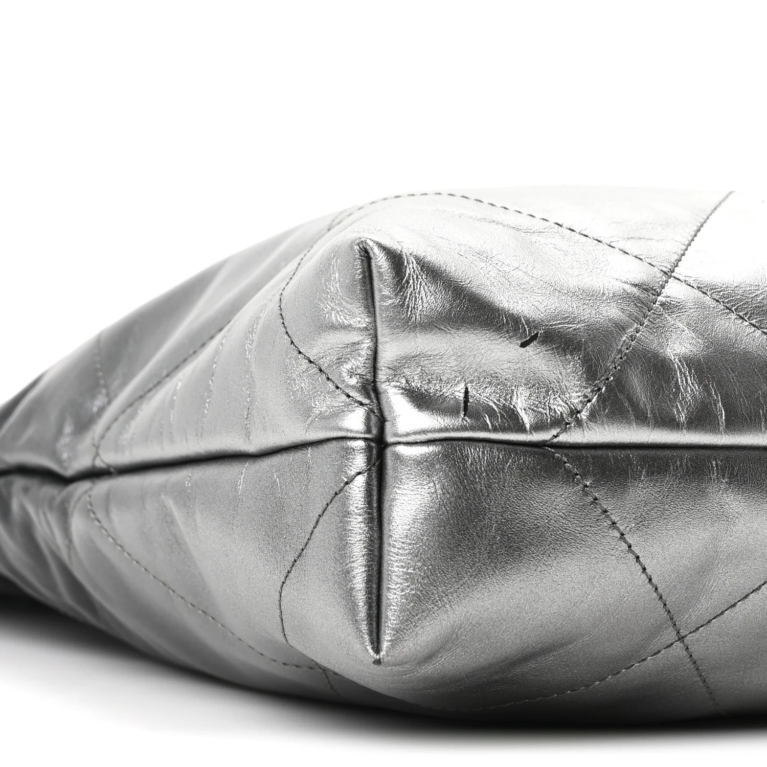 Metallic Shaded Calfskin Quilted Chanel 22 Black Silver