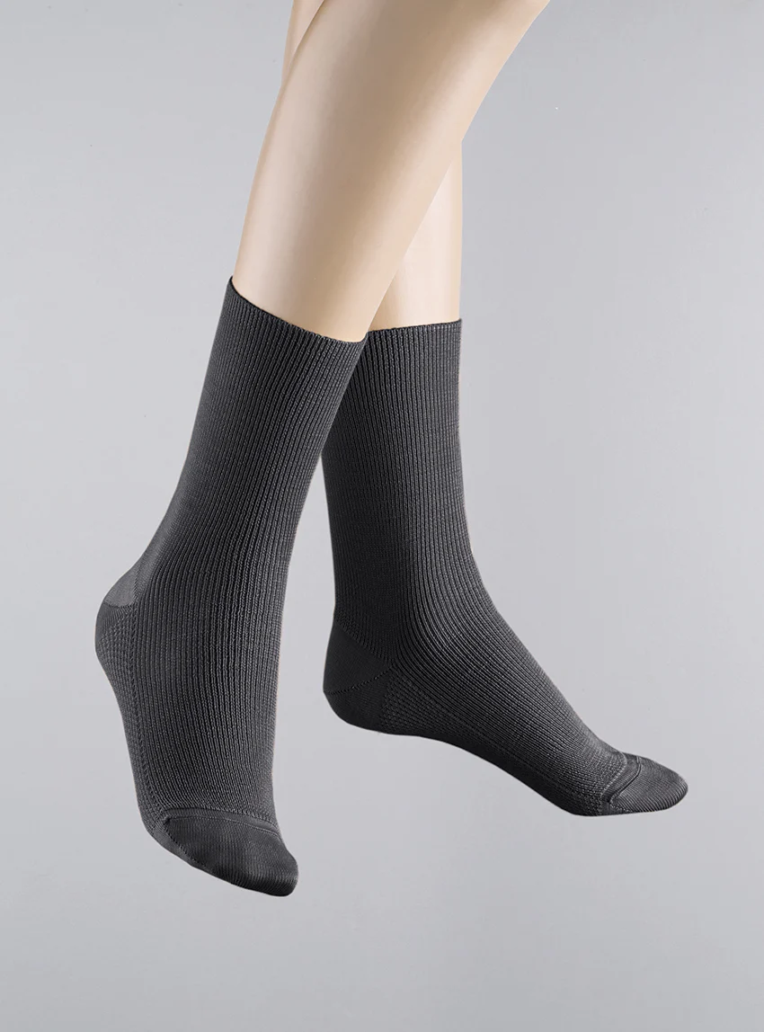 Mi-chaussettes mixte en laine sans élastique grises
