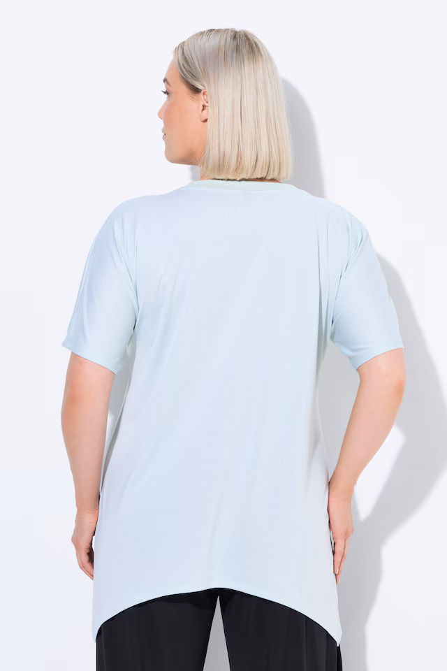 Quick Drying Pointed Hem Stretch Fit Tee
