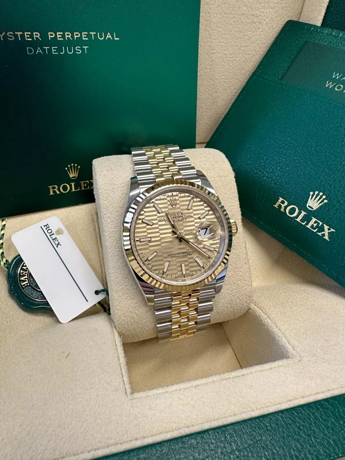 [Super Clone]RLX  Datejust 36mm 126233-0039 Champagne Fluted Motif Index Dial Jubilee Bracelet