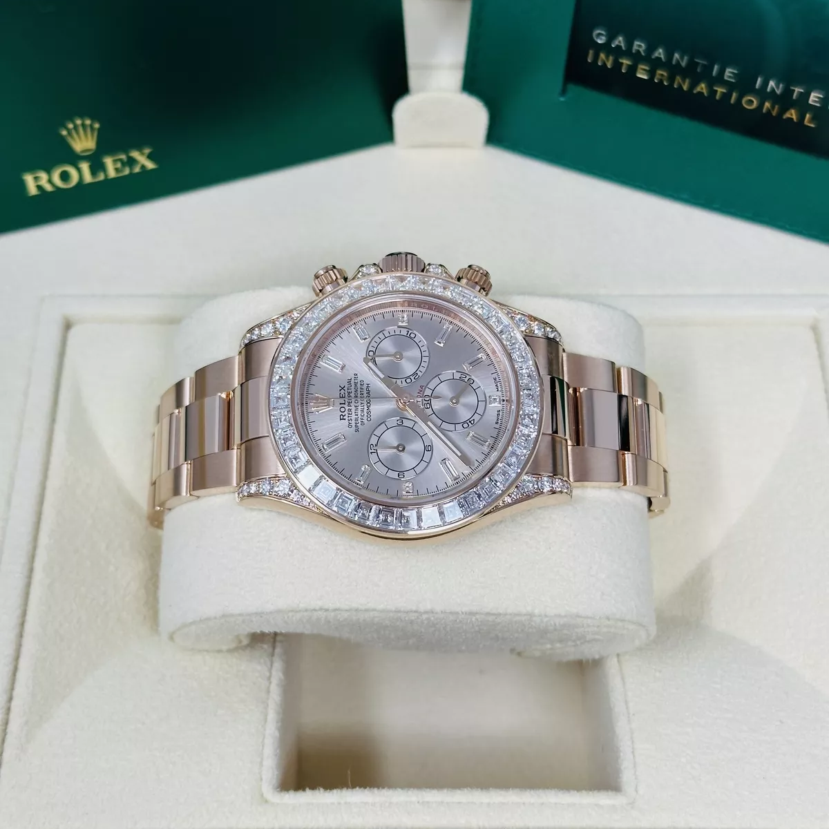 [Super Clone]Rolex Cosmograph Daytona 40mm Rose Gold Diamond Baguette Sundust Dial Diamond Bezel - 126595TBR