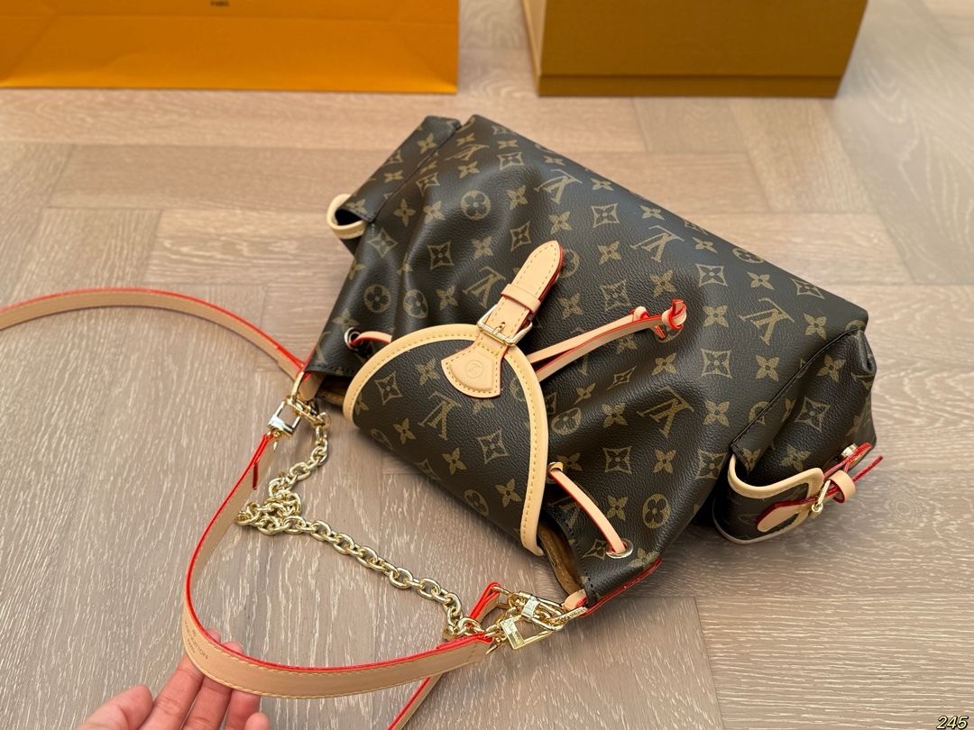 Louis new arrival vintage chain bag size: 31*22 cm
